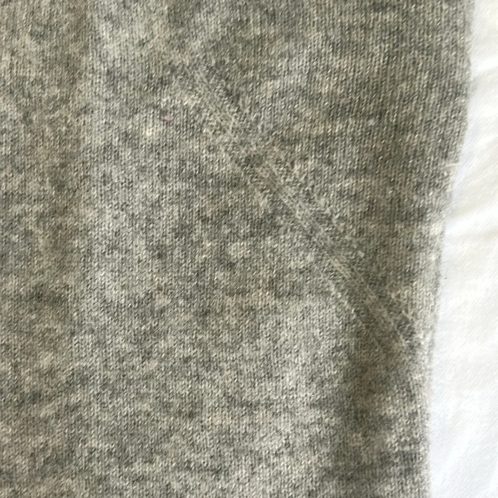 100% cashmere 2-ply TAHARI Vest - Picture 4 of 6